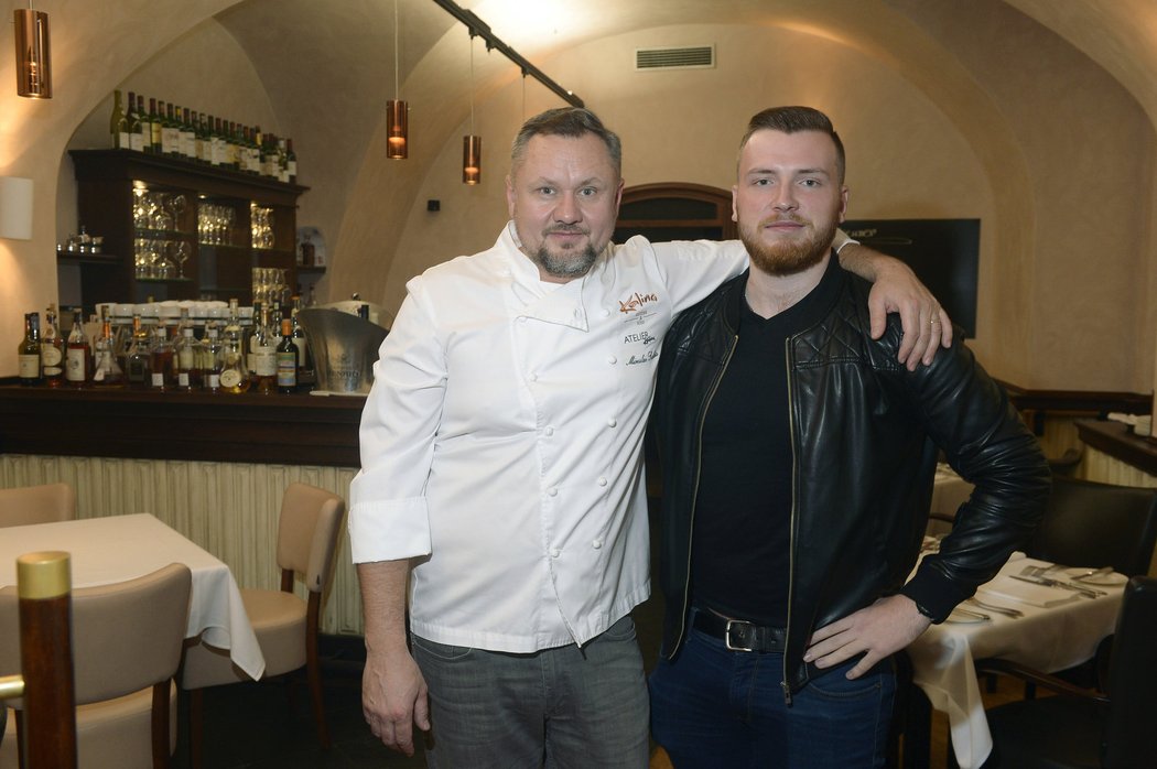 Známý šéfkuchař Miroslav Kalina s redaktorem iSport.cz Jaroslavem Kalinou