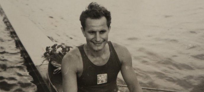 Karel Mejta jako člen zlaté české posádky na olympiádě v Helsinkách v roce 1952