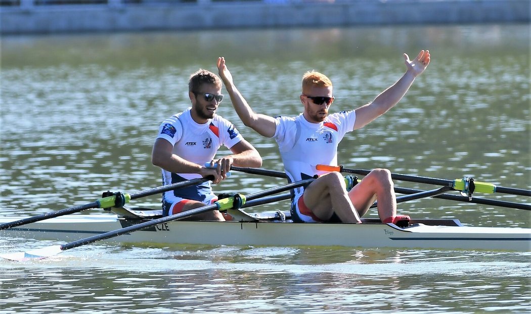 Čeští veslaři Miroslav Vraštil a Jiří Šimánek na dvojskifu lehkých vah