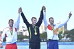 Ondřej Synek přišel po olympijském finále skifařů v Riu na cílové molo a pogratuloval vítězi Mahému Drysdalovi k úspěšné obhajobě zlata z Londýna.