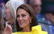 Vévodkyně Kate předala trofej po ženském finále Wimbledonu Jeleně Rybakinové