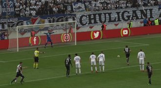 Slavia penaltu ve finále MOL Cupu kopat neměla, tvrdí komise rozhodčích