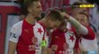 Slavia - Karviná: Škoda musel penaltu opakovat, ale proměnil ji i podruhé, 2:0 