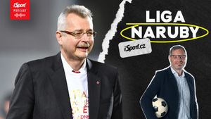 Slavia na D1, Priskeho naštval Karabec. Hrálo by se v Edenu a na Letné?