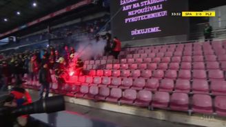 Plzeň řádila v Praze. Fotbaloví chuligáni popálili nezletilou dívku, na Spartě zasahovala policie