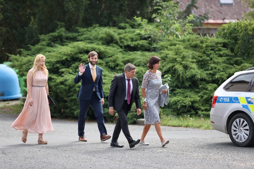 Legendární žokej Josef Váňa ženil syna, takhle vypadala pompézní veselka na zámku v Chyši na Karlovarsku