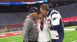 Tom Brady před Superbowlem s matkou a otcem.