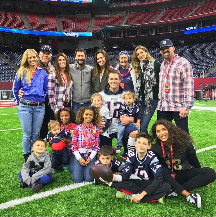 Tom Brady s celou svou rodinou, která ho přijela podpořit na Superbowl.