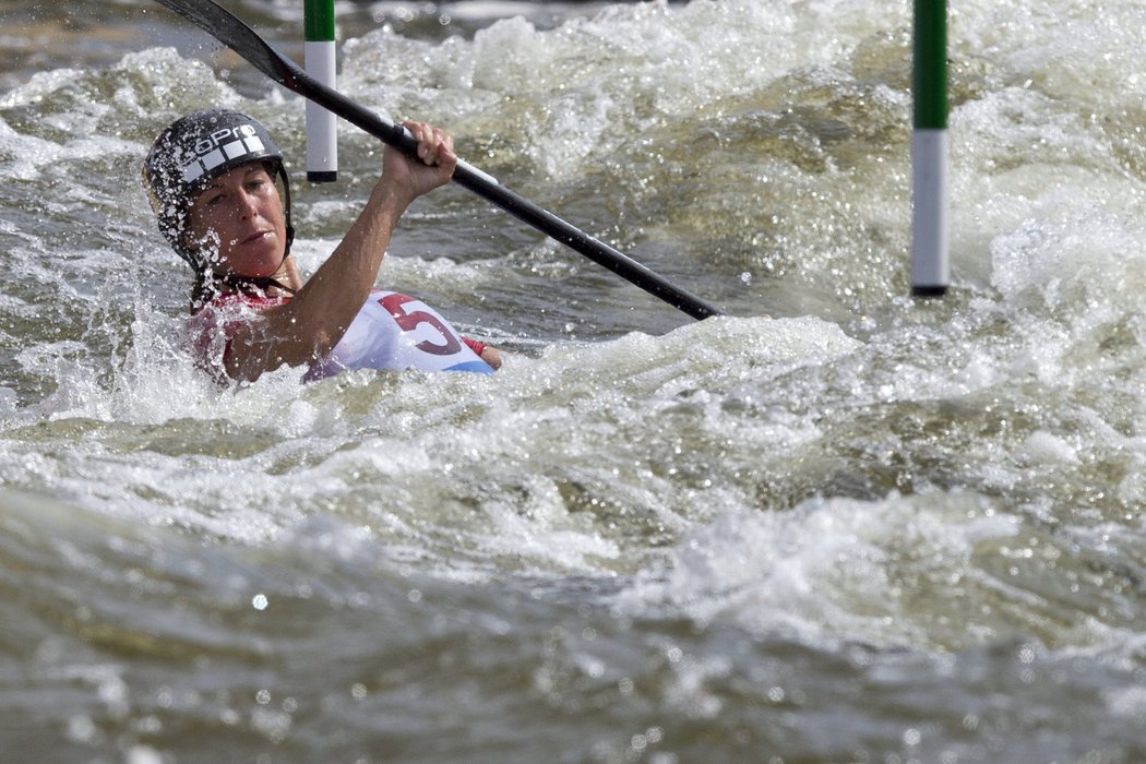 Kateřina Kudějová na trati vodního slalomu v Troji