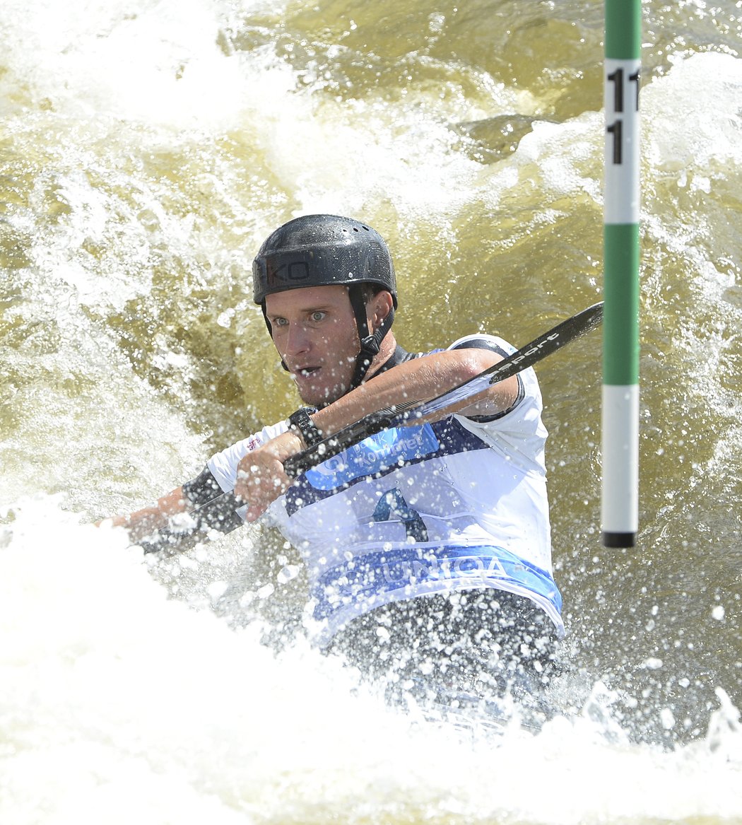 Vít Přindiš bojuje s nástrahami na trat