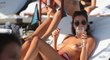Petra Kladivová na hotelové pláži v Miami odhodila vrchní díl plavek, aby se dokonale opálila