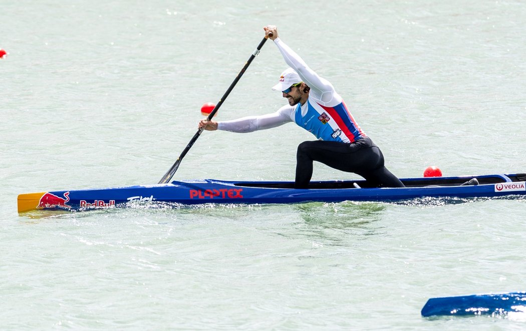 Kanoista Martin Fuksa ve finálovém závodě kategorie C1 500m