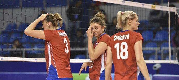 České volejbalistky zakončily olympijskou kvalifikaci porážkou 0:3 s Německem po setech 18:25, 22:25, 16:25 a ve skupině obsadily poslední čtvrté místo.