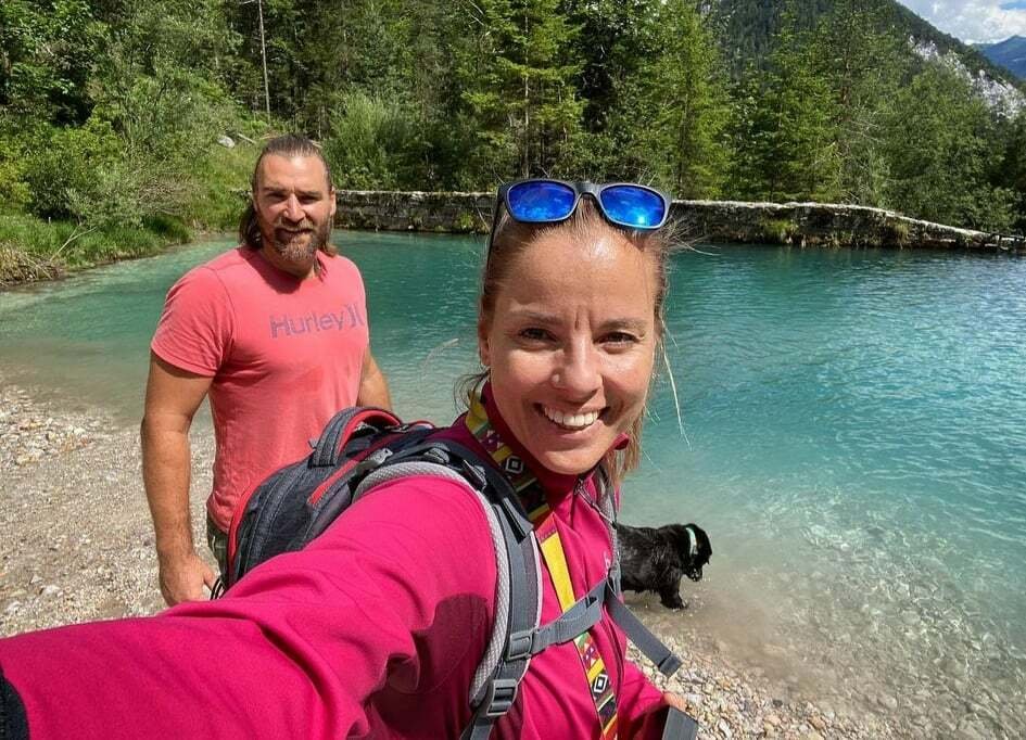 Trenér Simon Nausch pomohl společně s manželkou Markétou dvojici ukrajinských beachvolejbalistek. Ty jim oplatily solidaritu ziskem stříbrné medaile