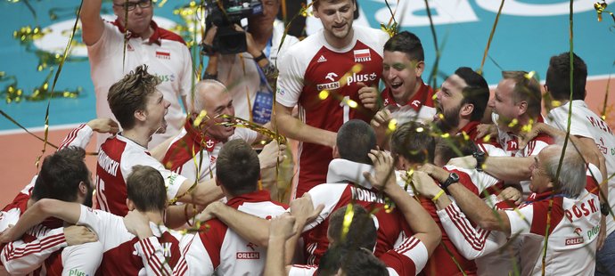 Polští volejbalisté slaví finálový triumf a obhajobu titulu mistrů světa