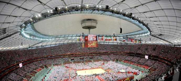 Slavnostní zahájení a úvodní zápas polských volejbalistů vidělo na fotbalovém stadionu ve Varšavě neuvěřitelných 62 tisíc fanoušků