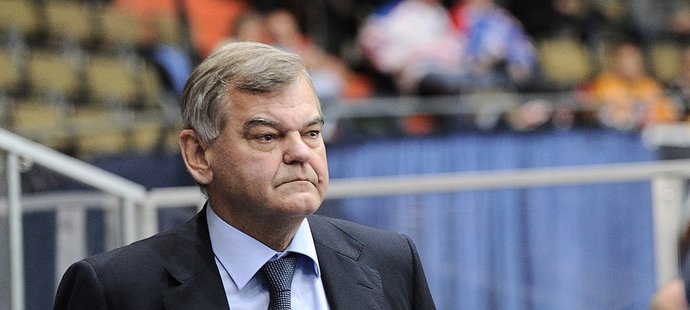 Kouč slovenský hokejistů Vladimír Vůjtek se bude muset na mistrovství světa obejít bez zkušených borců...