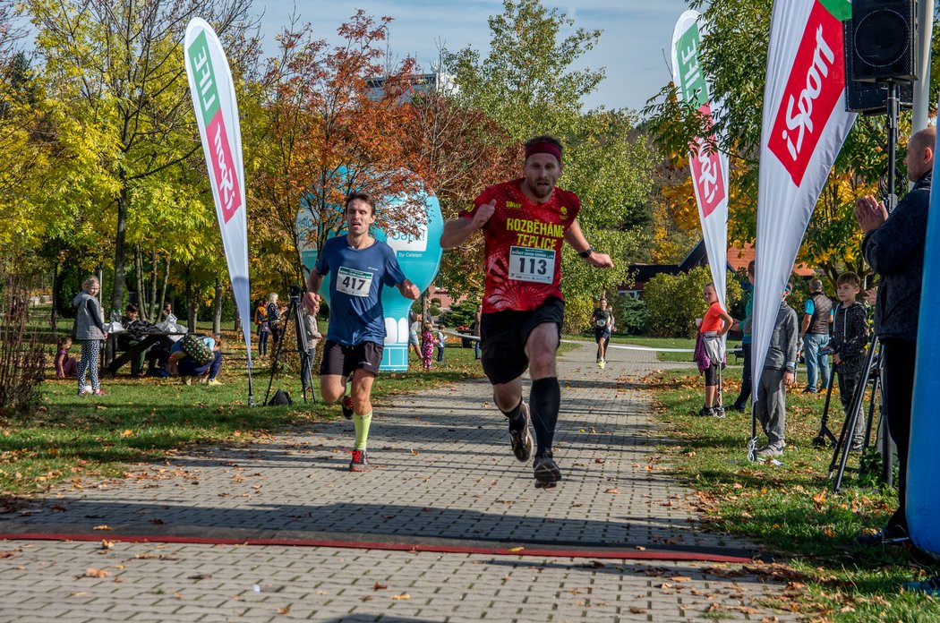 Běžecký iSport LIFE Columbia závod v Divoké Šárce v Praze