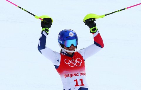 Martina Dubovská se raduje po dojetí 2. kola olympijského slalomu