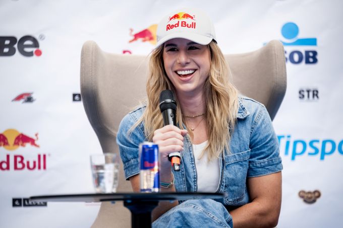 Nové lyže i lyžařští trenéři. Ledecká chce ale víc snowboardu: Uvidíme, jak to prosadím Nové lyže i lyžařští trenéři. Ledecká chce ale víc snowboardu: Uvidíme, jak to prosadím