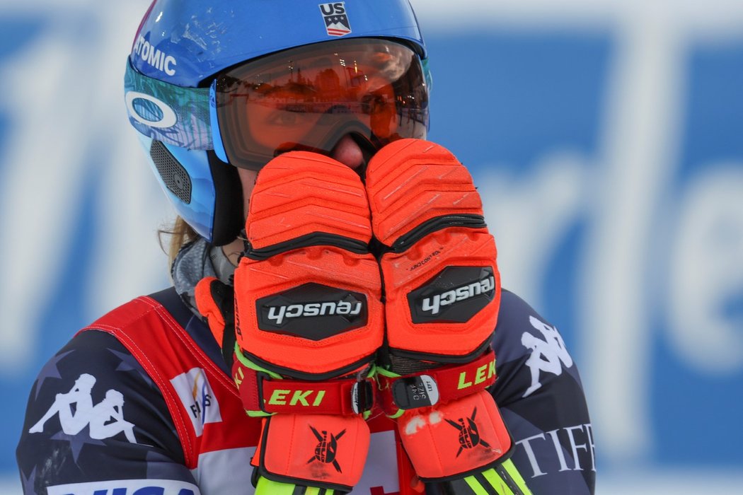 Mikaela Shiffrinová se po vyrovnání rekordu Ingemara Stenmarka neubránila ani slzám