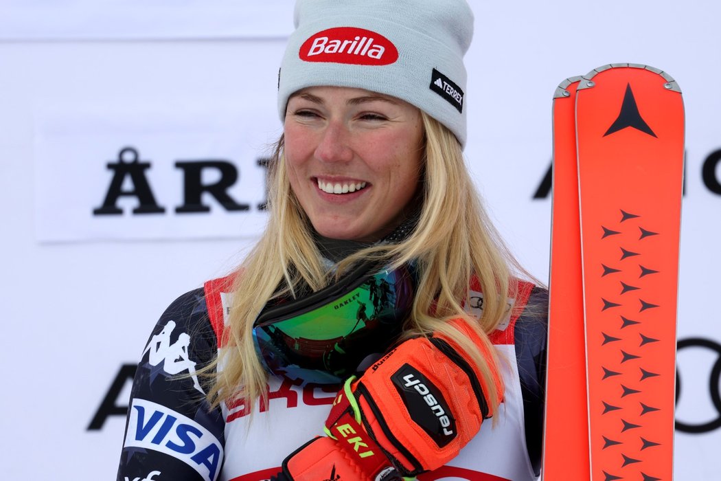 Mikaela Shiffrinová vyhrála obří slalom v Aare a 86. vítězstvím ve Světovém poháru vyrovnala rekord Ingemara Stenmarka