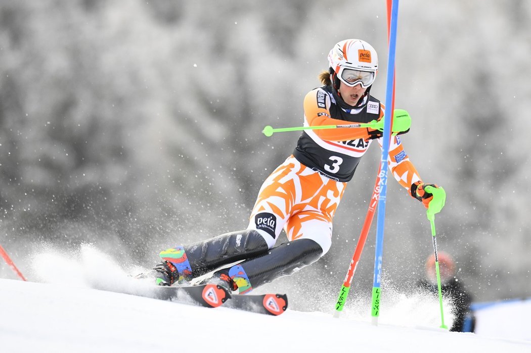 Petra Vlhová v prvním kole sobotního slalomu ztratila na Mikaelu Shiffrinovou 46 vteřin