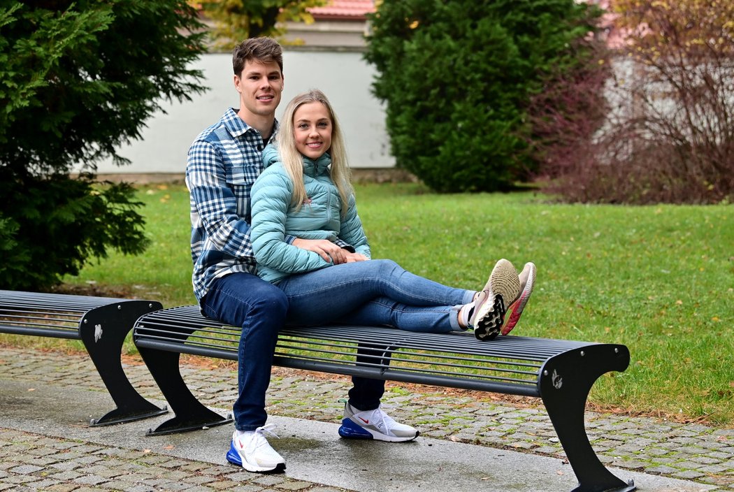 Talentovaní čeští biatlonisté Tereza Voborníková a Mikuláš Karlík tvoří pár