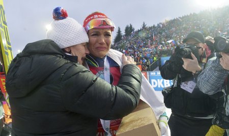 Mezi první gratulanty patřila maminka Gabriely Koukalové