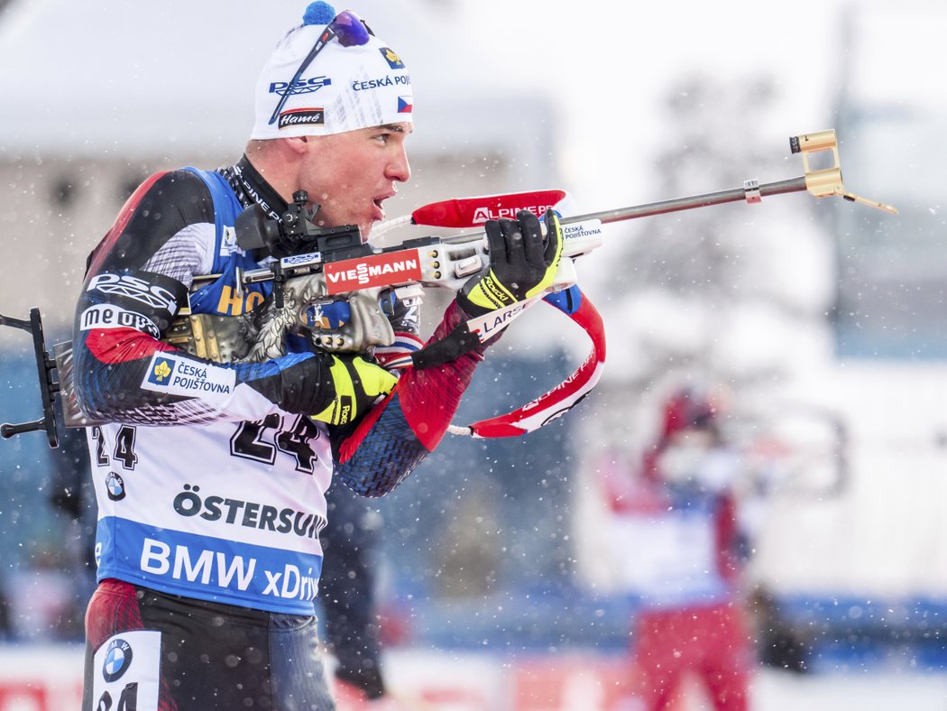 Michal Krčmář brání výsledky českých biatlonistů. Umístění kolem 20. místa prý nění žádná ostuda