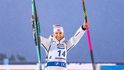 Lucie Charvátová se raduje ze šestého místa v ženské stíhačce