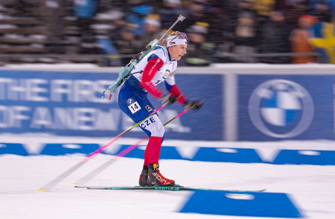 Biatlon ONLINE: Charvátová zajela životní stíhačku, skončila šestá. Slaví Rakušanka Biatlon ONLINE: Charvátová zajela životní stíhačku, skončila šestá. Slaví Rakušanka