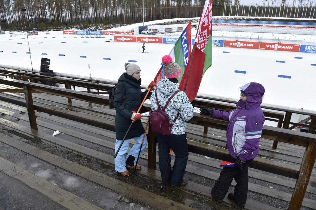 Fanoušci sice dorazili do Kontiolahti na sprint mužů, kvůli obavám z koronaviru ale nakonec museli areál opustit