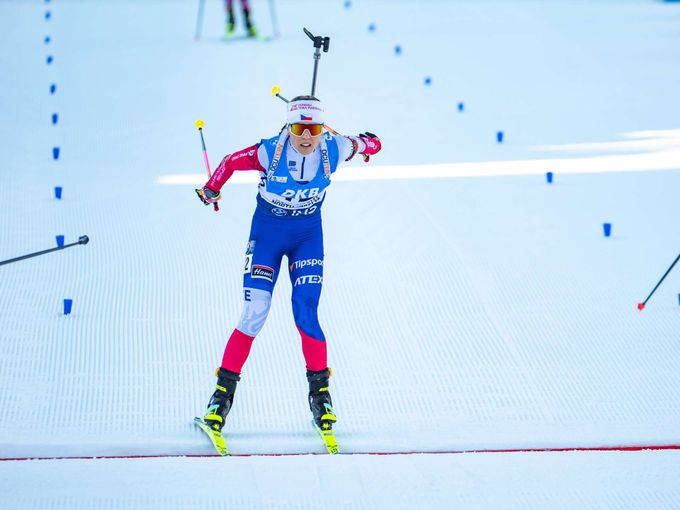 Biatlon ONLINE: Voborníková startuje do stíhačky sedmá. Větrná loterie v mužském závodě Biatlon ONLINE: Voborníková startuje do stíhačky sedmá. Větrná loterie v mužském závodě