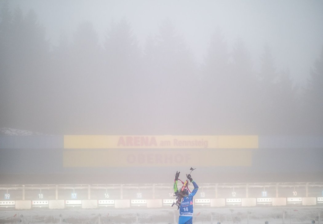 Sprint žen v německém Oberhofu provázela silná mlha, nejlépe si s ní poradila Marte Röiselandová z Norska