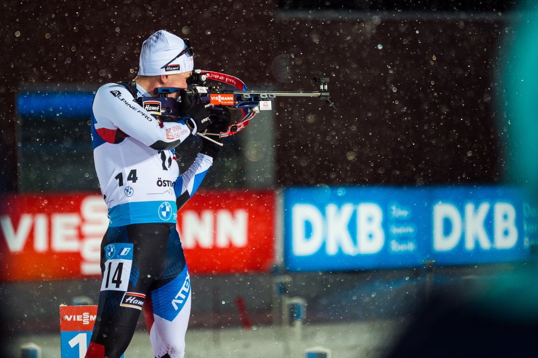 Jakub Štvrtecký ve sprintu jednou chyboval a skončil na 43. místě