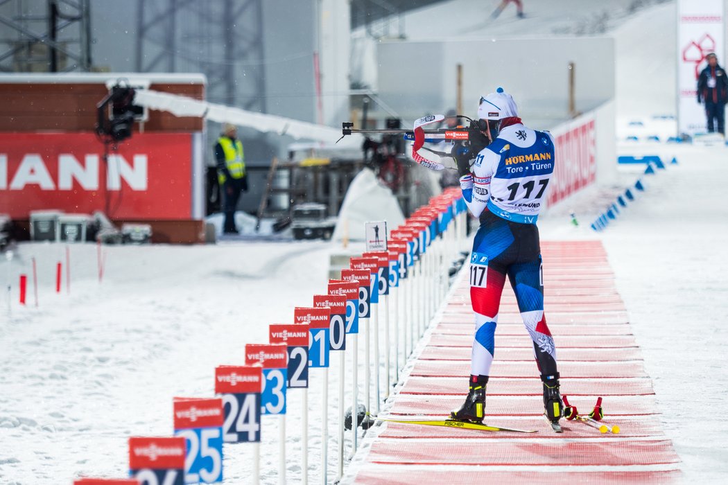 Vítězslav Hornig vyrazil do sprintu jako úplně poslední, na střelnici si tak mohl užít klid