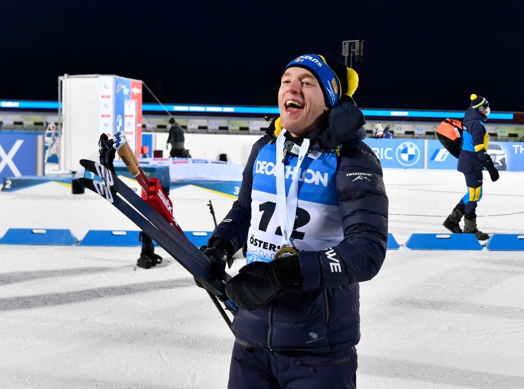 To je teda pech. Současný světový šampion v závodě s hromadným startem Sebastian Samuelsson onemocněl covidem. Stalo se tak po zastávce Světového poháru v Novém Městě na Moravě