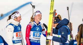 Davidová zpět mezi nejlepšími: nezvyklá úloha i nadějné náznaky. Upravit musela i střelbu Davidová zpět mezi nejlepšími: nezvyklá úloha i nadějné náznaky. Upravit musela i střelbu