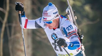 Čeští biatlonisté vyhořeli při střelbě, nejlepší Moravec dojel 25., slavil Bö