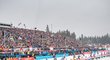 Stadion v německém Ruhpoldingu byl na sobotní štafetu mužů pořádně zaplněný