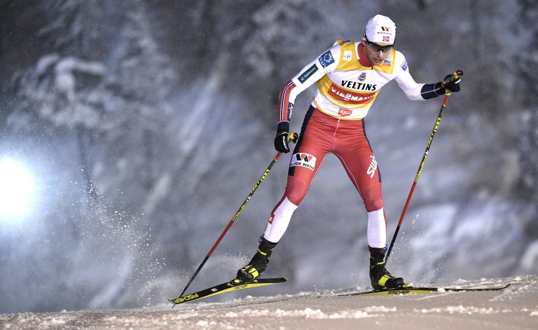Jarl Magnus Riiber podpořil norskou nadvládu na úvod Světového poháru v klasickém lyžování, v závodu severské kombinace se za ním seřadili další tři krajané