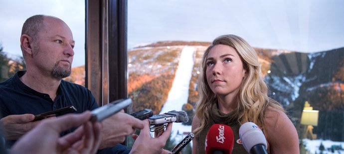 Lyžařská hvězda Mikaela Shiffrinová se před víkendovými závody Světového poháru ve Špindlerově Mlýně rozpovídala před českými novináři