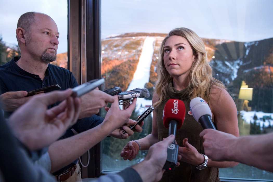 Lyžařská hvězda Mikaela Shiffrinová se před víkendovými závody Světového poháru ve Špindlerově Mlýně rozpovídala před českými novináři