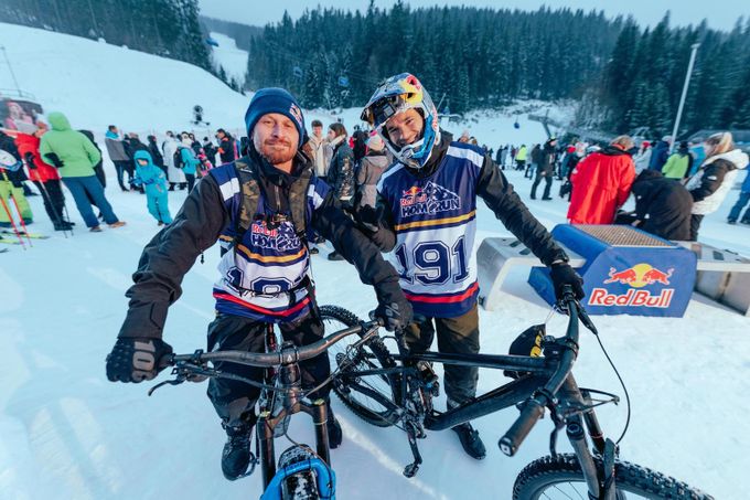 Red Bull Homerun v Peci: Jízda pokračuje! Sešup z Javoru Red Bull Homerun v Peci: Jízda pokračuje! Sešup z Javoru