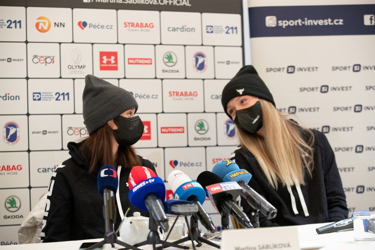 Martina Sáblíková a Nikola Zdráhalová na tiskové konferenci