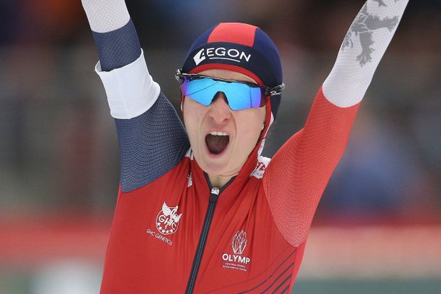 Rychlobruslařka Sáblíková zajela na MS ve víceboji světový rekord na 3000 m 3:53,31. O tři setiny překonala výkon Kanaďanky Klassenové z roku 2006 Rychlobruslařka Sáblíková zajela na MS ve víceboji světový rekord na 3000 m 3:53,31. O tři setiny překonala výkon Kanaďanky Klassenové z roku 2006