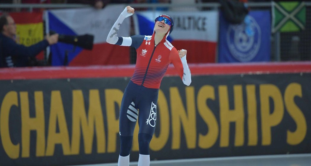 Rychlobruslařka Sáblíková zajela na MS ve víceboji světový rekord na 3000 m 3:53,31. O tři setiny překonala výkon Kanaďanky Klassenové z roku 2006