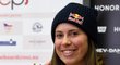 Mistryně světa ve snowboardcrossu Eva Samková na tiskové konferenci v Praze po příletu ze světového šampionátu v americkém Solitude