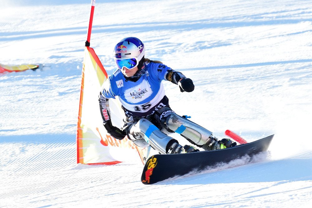 Ester Ledecká se vrátila na prkno a hned se blýskla výhrou v kvalifikaci slalomu